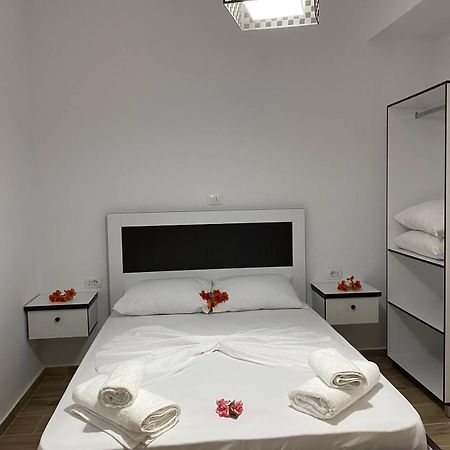 Rentrooms Geni Ksamil Ngoại thất bức ảnh