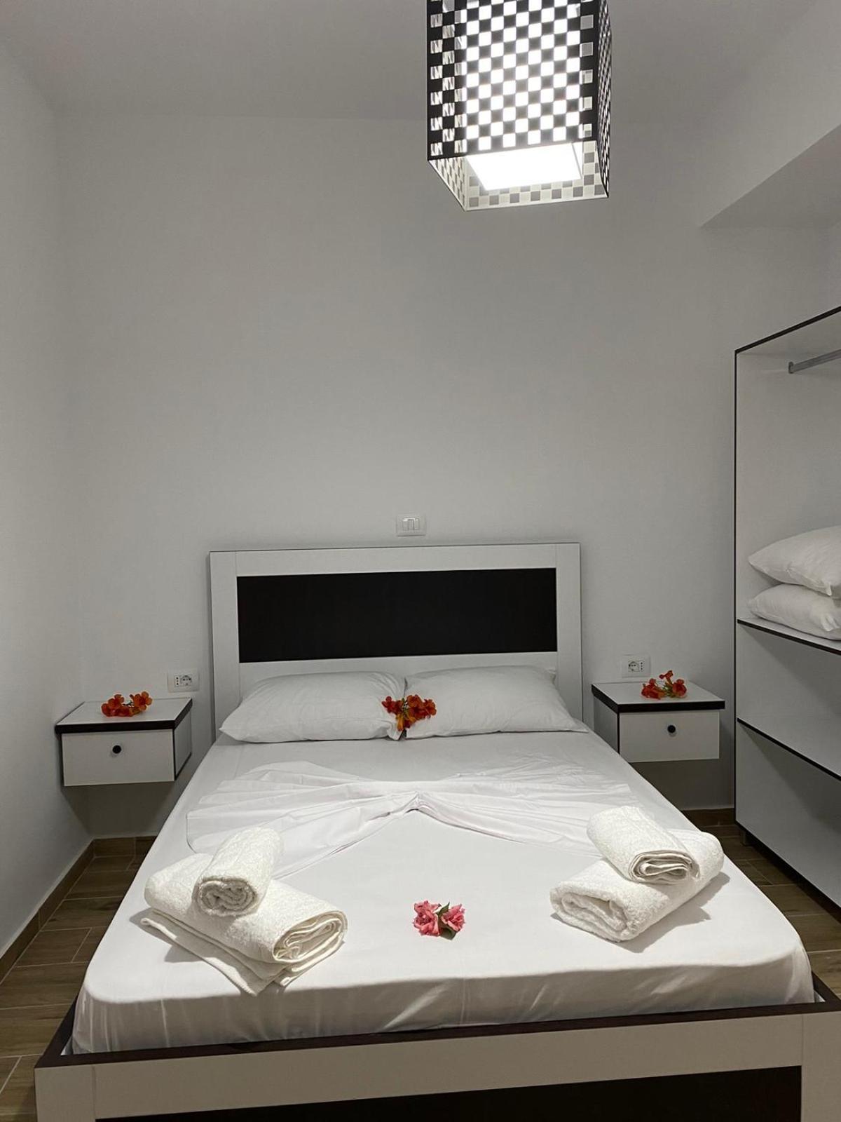 Rentrooms Geni Ksamil Ngoại thất bức ảnh