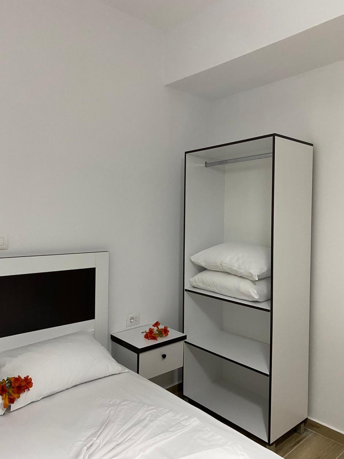 Rentrooms Geni Ksamil Ngoại thất bức ảnh