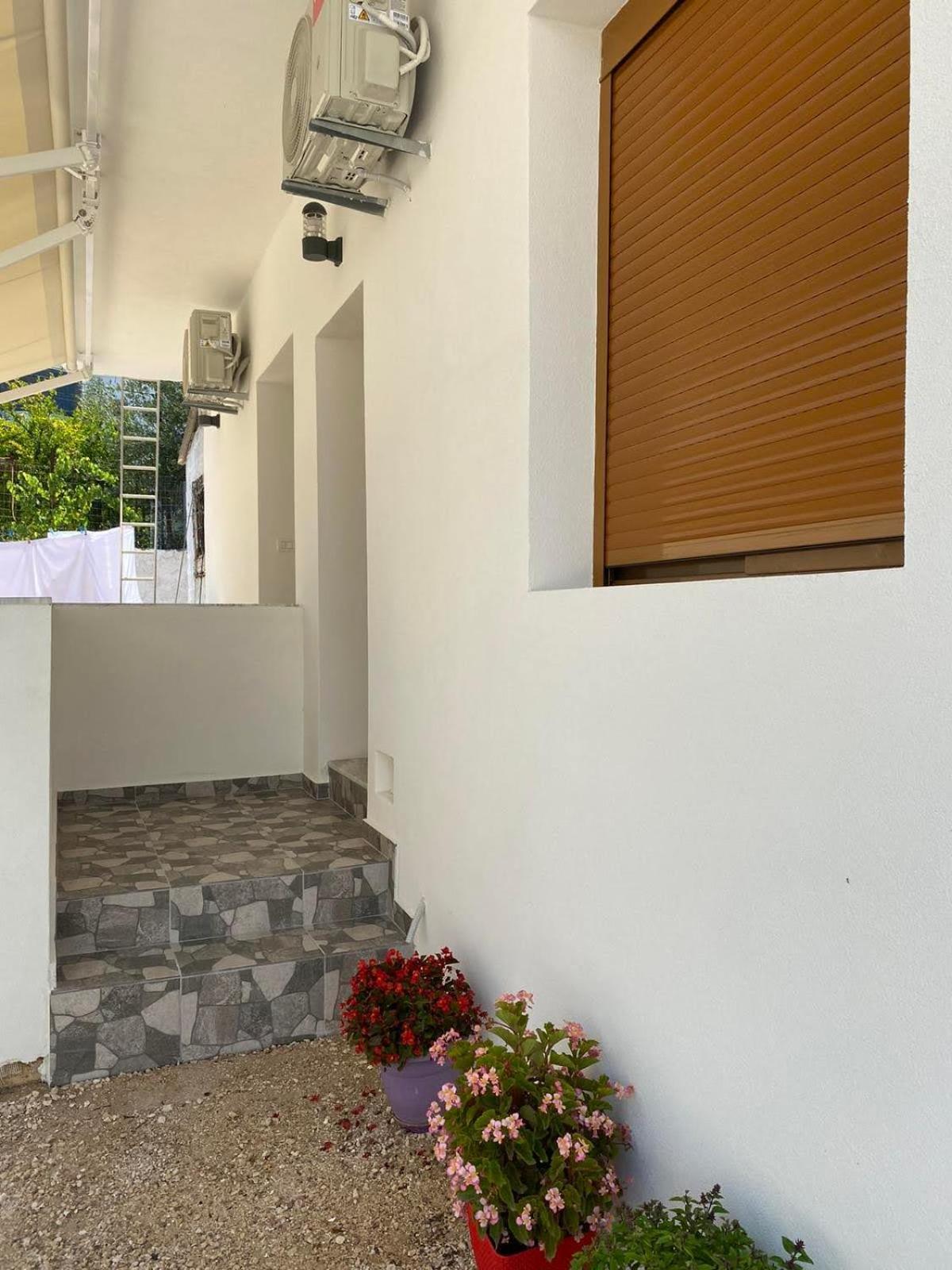 Rentrooms Geni Ksamil Ngoại thất bức ảnh