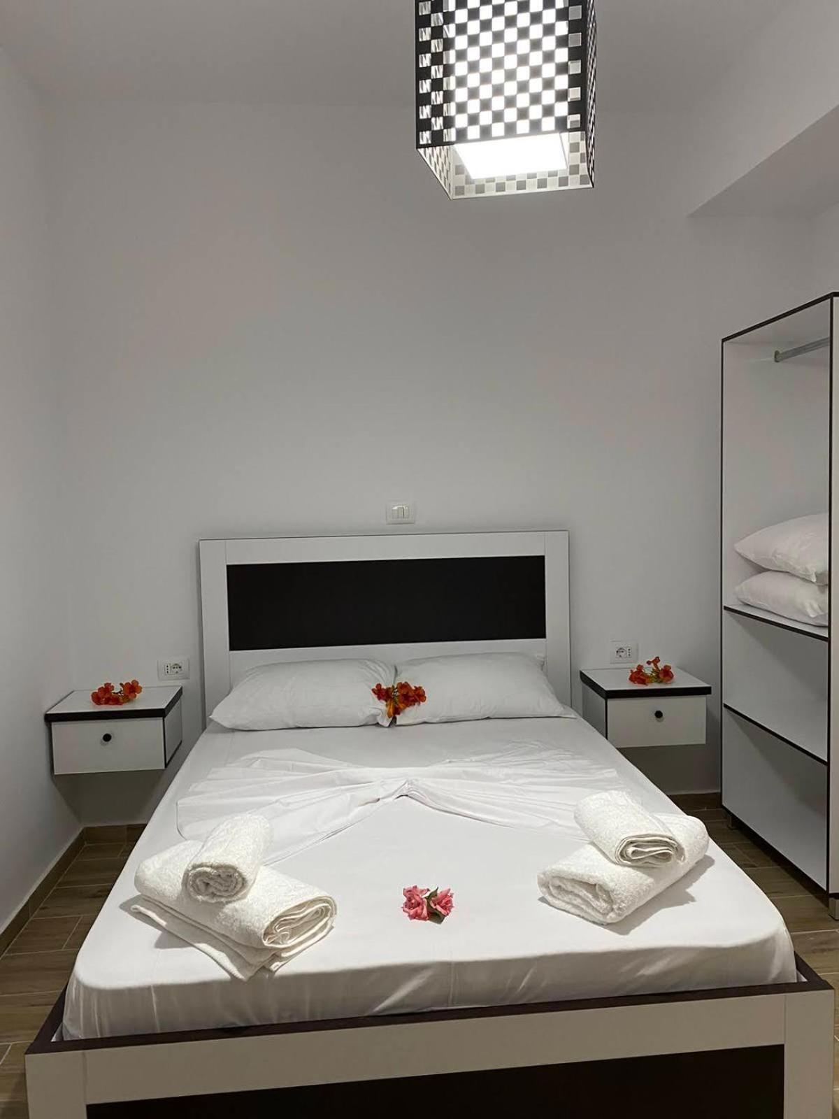 Rentrooms Geni Ksamil Ngoại thất bức ảnh